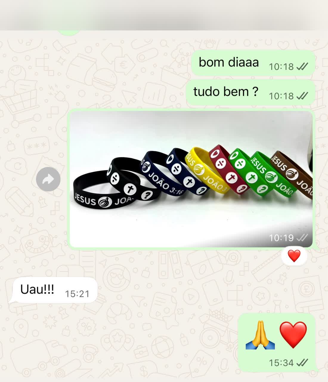 Captura de conversa real de WhatsApp confirmando a entrega de um pedido, com nome e telefone do cliente removidos
