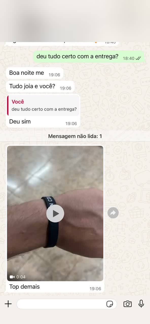 Captura de conversa real de WhatsApp confirmando a entrega de um pedido, com nome e telefone do cliente removidos